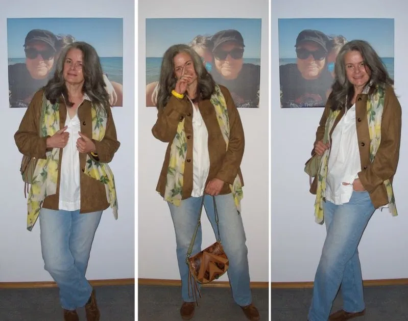 [Tall Fashion] Herbstlook mit brauner Wildleder-Hemd-Jacke, heller Jeans und Zitronen