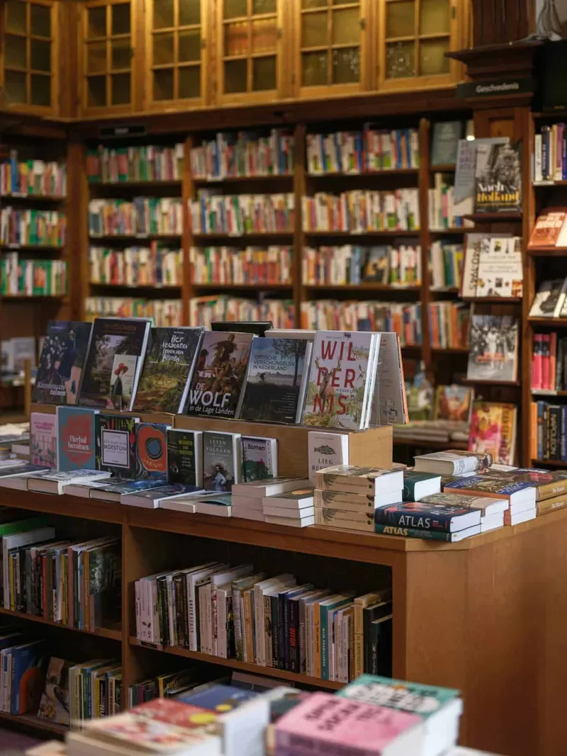 Warum im Buchladen immer dieselben Bücher liegen – und wie du bessere findest