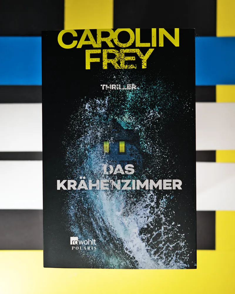 [Rezension] Carolin Frey „Das Krähenzimmer“
