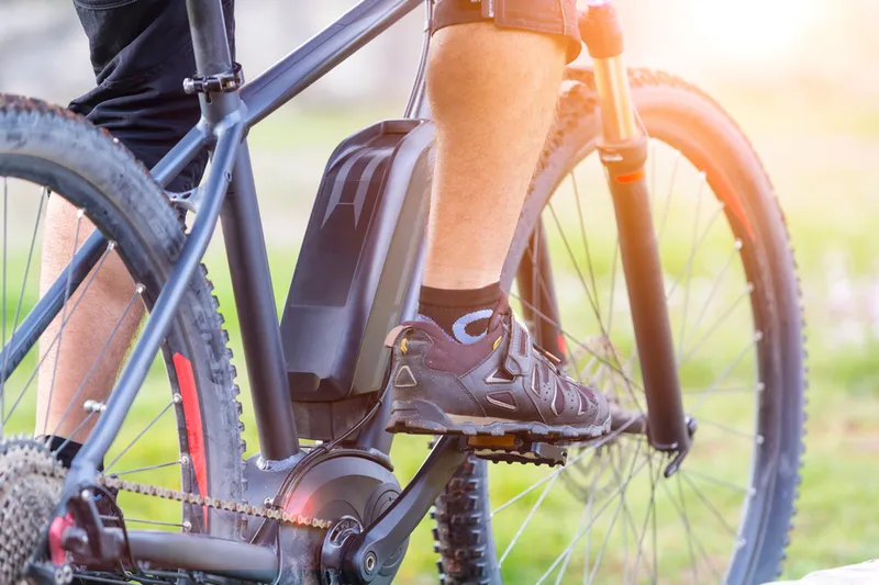 E-Bike-Akku reparieren oder neu kaufen? Eine ehrliche Entscheidungshilfe für Tourenfahrer