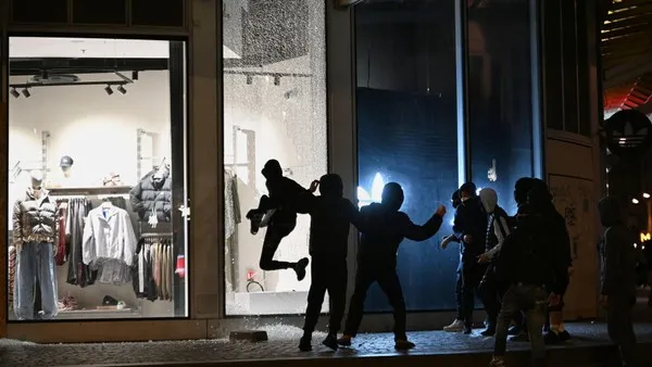 Protest in Frankreich: Hunderttausende auf der Straße ++ Polizei setzt Tränengas ein
