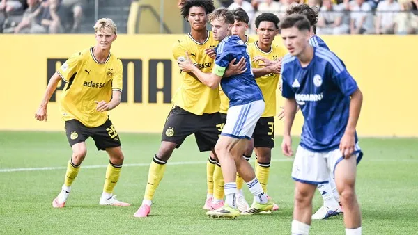 „Die werden alles raushauen“: U19-Derby Schalke-Dortmund heute im Liveticker