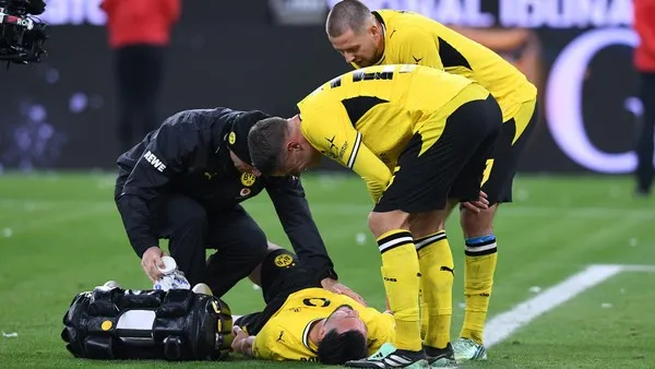 Bensebaini humpelt vom Feld: Kovac gibt Update zum BVB-Verteidiger