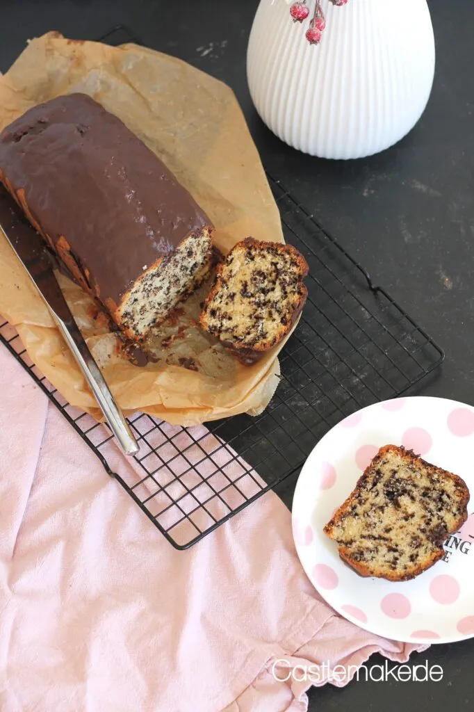 Saftiger Ameisenkuchen mit Schokoguss – ein Kuchenklassiker