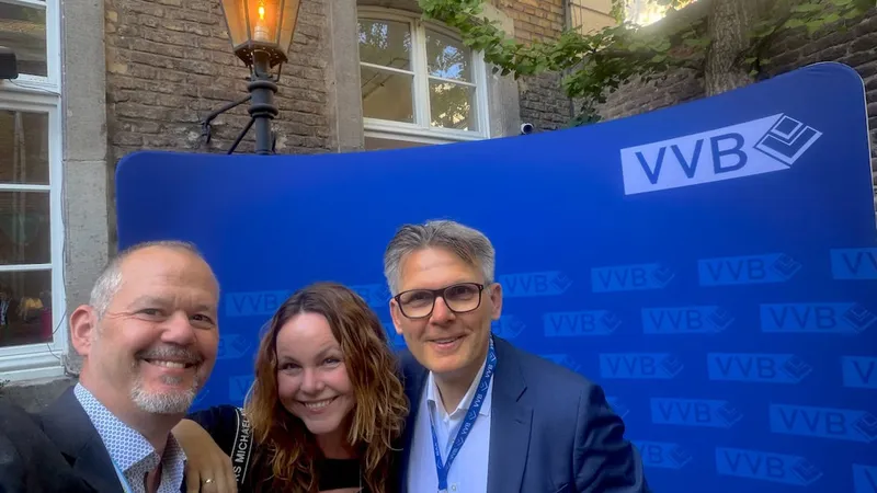 KW17-26 Geldwäsche, Corporate Influencer Dinner, Sonnentag, Italo Disco, halber Arbeitstag, Köln, VVB