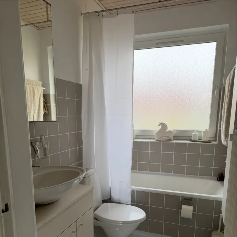 (WOHNEN.) Badezimmer mit Fliesenfolie kostengünstig renovieren