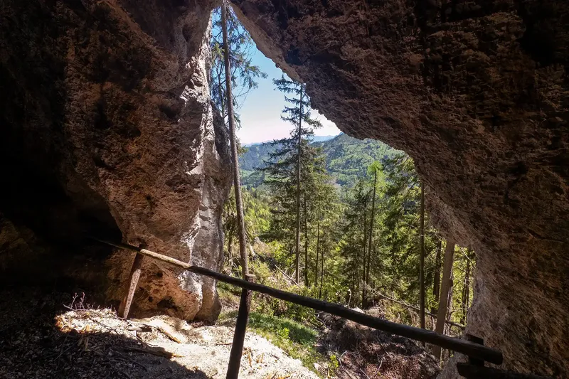 Teufelskirche & Spitzenbachklamm – Wanderung zwischen uralter Sage und filigranen Schmetterlingen