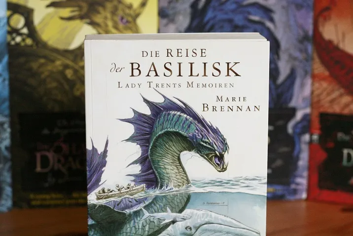 Nerdsalon | Drachen, Wyvern & Seeschlangen: „Die Reise der Basilisk“ von Marie Brennan