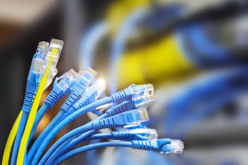 PoE Kabel: Welches LAN-Kabel ist PoE-fähig & das Richtige?