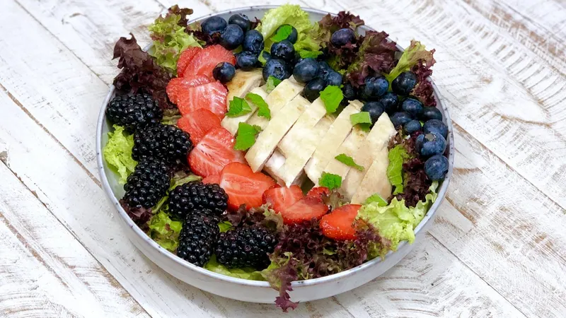 AIP Sommersalat mit Hähnchenbrust