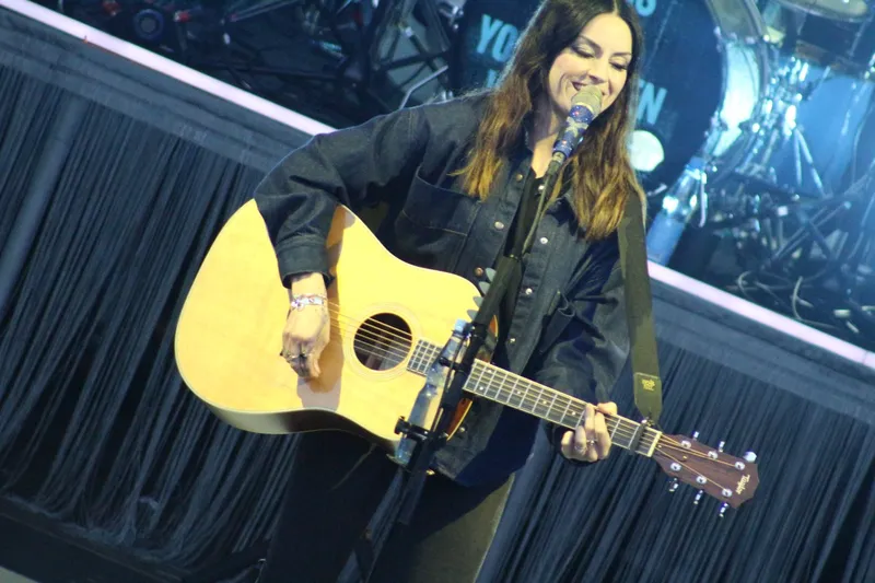 Amy Macdonald bringt Glanz in den Bremer Regen