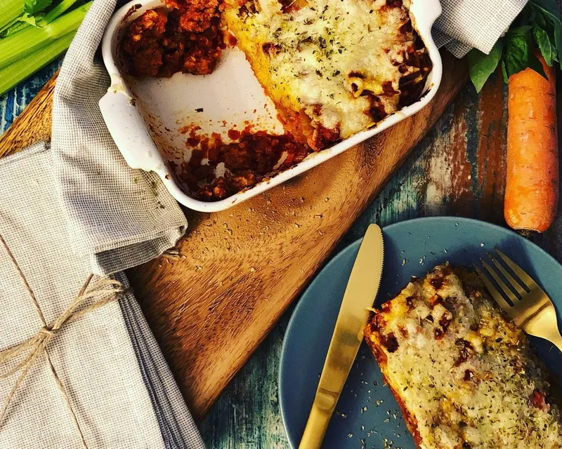 Veggie Lasagne mit Platten aus grünen Linsen