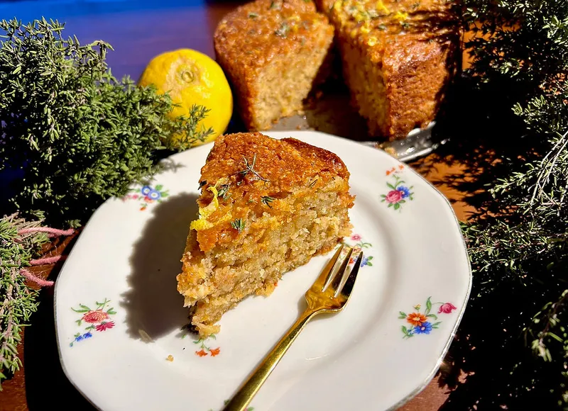 Veganer Zitronen-Thymian-Kuchen