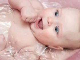 Hautpflege beim Baby – von der Hebammenstudentin