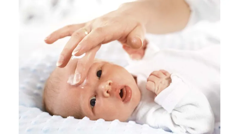 Babys Hautpflege im Winter