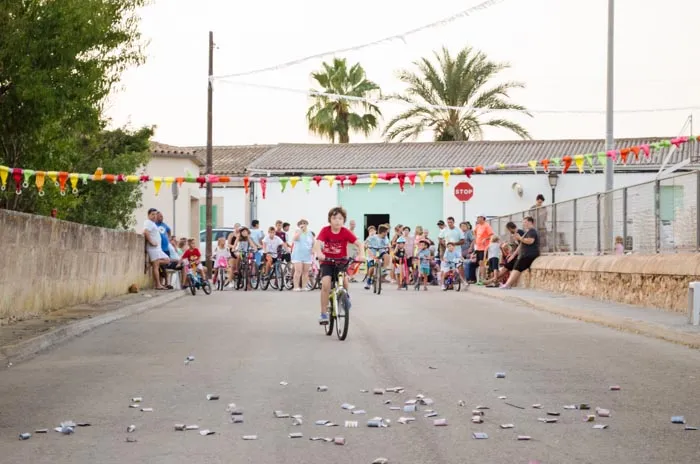 Traditionelle Sommerfeste auf Mallorca & Schiffsprozessionen