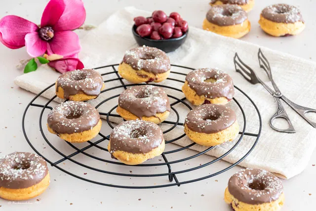 Kirsch-Donuts aus dem Backofen