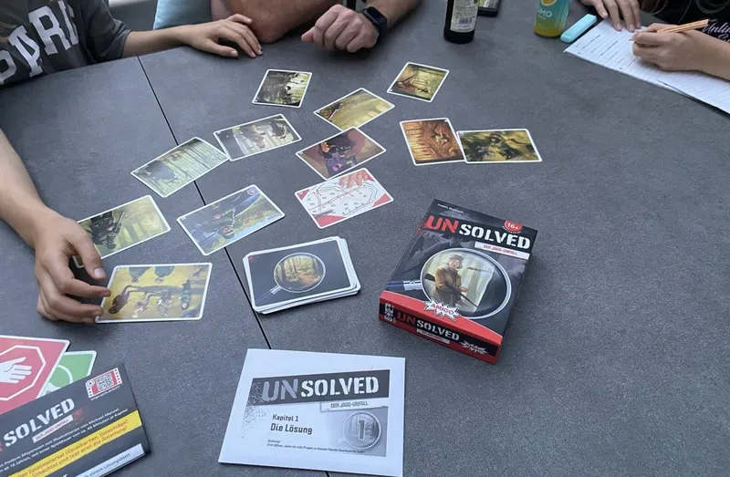 Ungelöste Mordfälle und Rätsel zu Halloween // Gewinnt die UNSOLVED Krimispiele von AMIGO