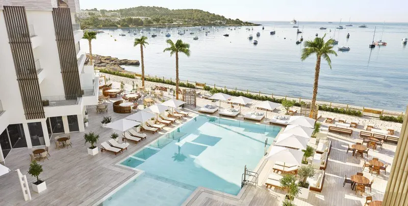 Beyond the Sun – die Sonnenfinsternis 2026 auf Ibiza erleben