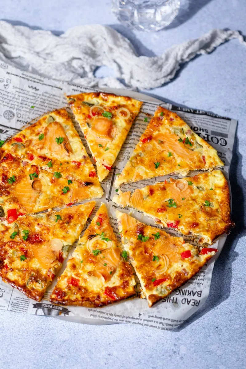 Proteinreiche Schüttelpizza mit Lachs