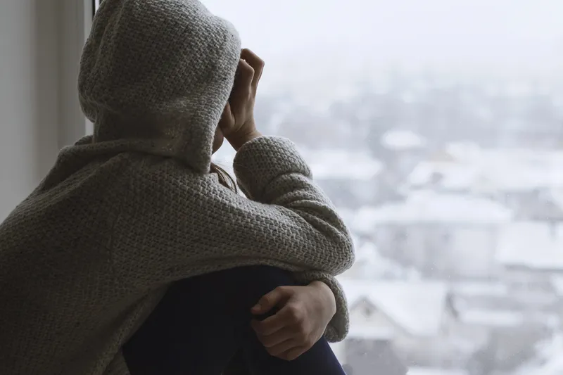 Winterdepression: Der unsichtbare Energievampir, der jedes Jahr Millionen in die Knie zwingt