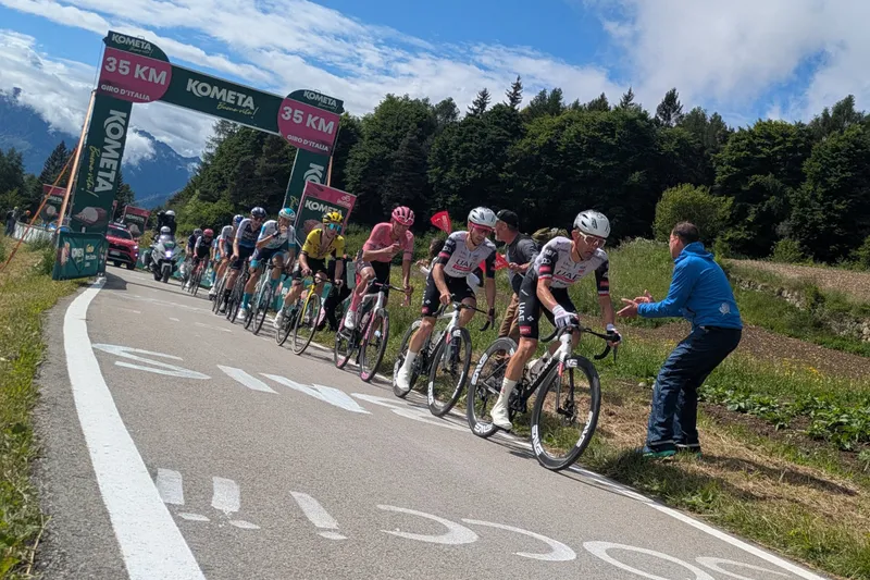 Rennrad-Bucketlist: 11 Ideen für Radfahrer*innen und Radsportfans