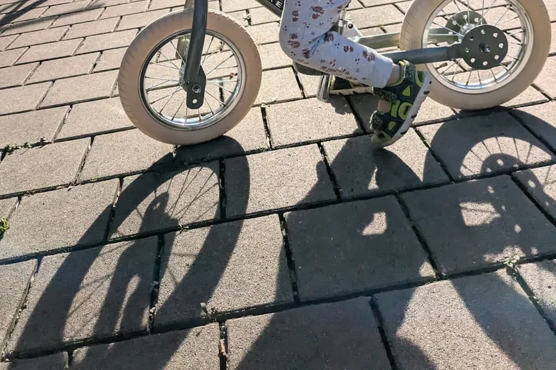 Fahrrad-Geschenkideen für Kinder: praktisch, sicher & was zum Lesen