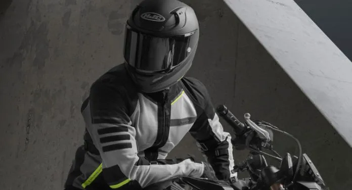 Motorradbekleidung, die Jahre hält: Welche Eigenschaften sind wirklich entscheidend?