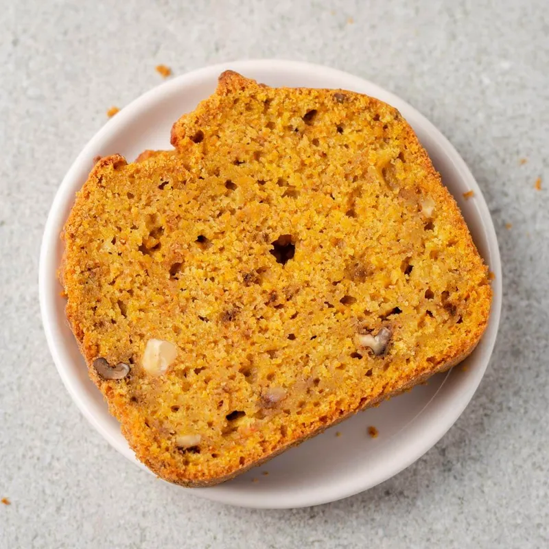 Veganer Karottenkuchen mit Nüssen