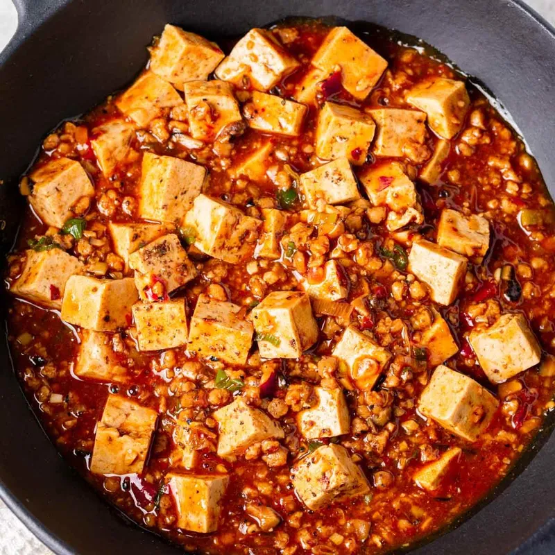 Veganer Mapo-Tofu (Szechuan Art)