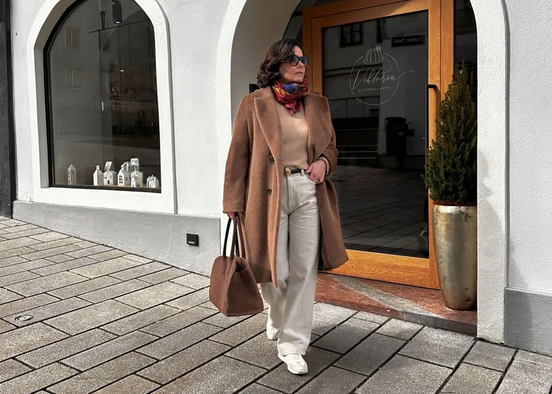 Casual Chic & sanfte Naturtöne – zeitlose Looks zwischen Winter und Frühling