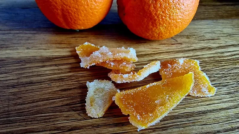 Nicht wegwerfen! Orangenschalen verwerten für Zero Waste Bonbons