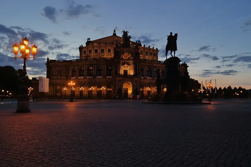 Die Dresdner Semperoper: Mein Besuch im Herz der sächsischen Musikwelt