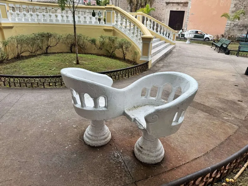 Die kultigen Doppel-Stühle in Yucatan in Mexiko