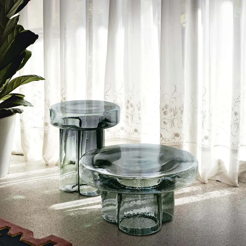 Design-Highlights Mailand 2026: Beistelltische aus Glas