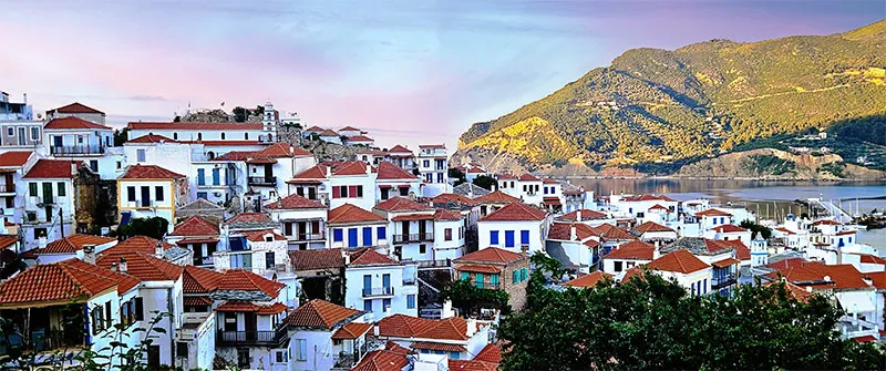 Skopelos Sehenswürdigkeiten: Naturpracht, Kapellen & Postkarten-Chora