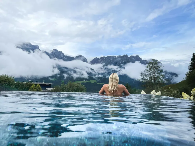 Infinitypool & Wellness mit Kaiserblick im Hotel DER BÄR