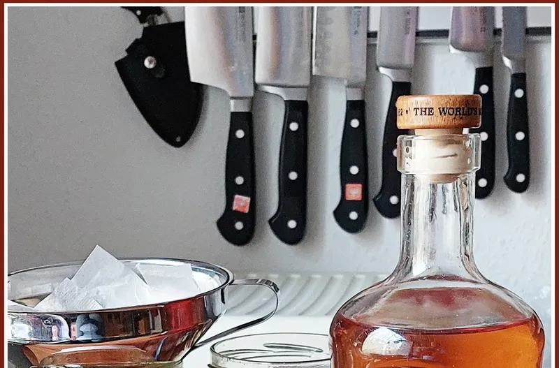 aus Zwetschgenkernen wird ein leckerer Likör "Amaretto"