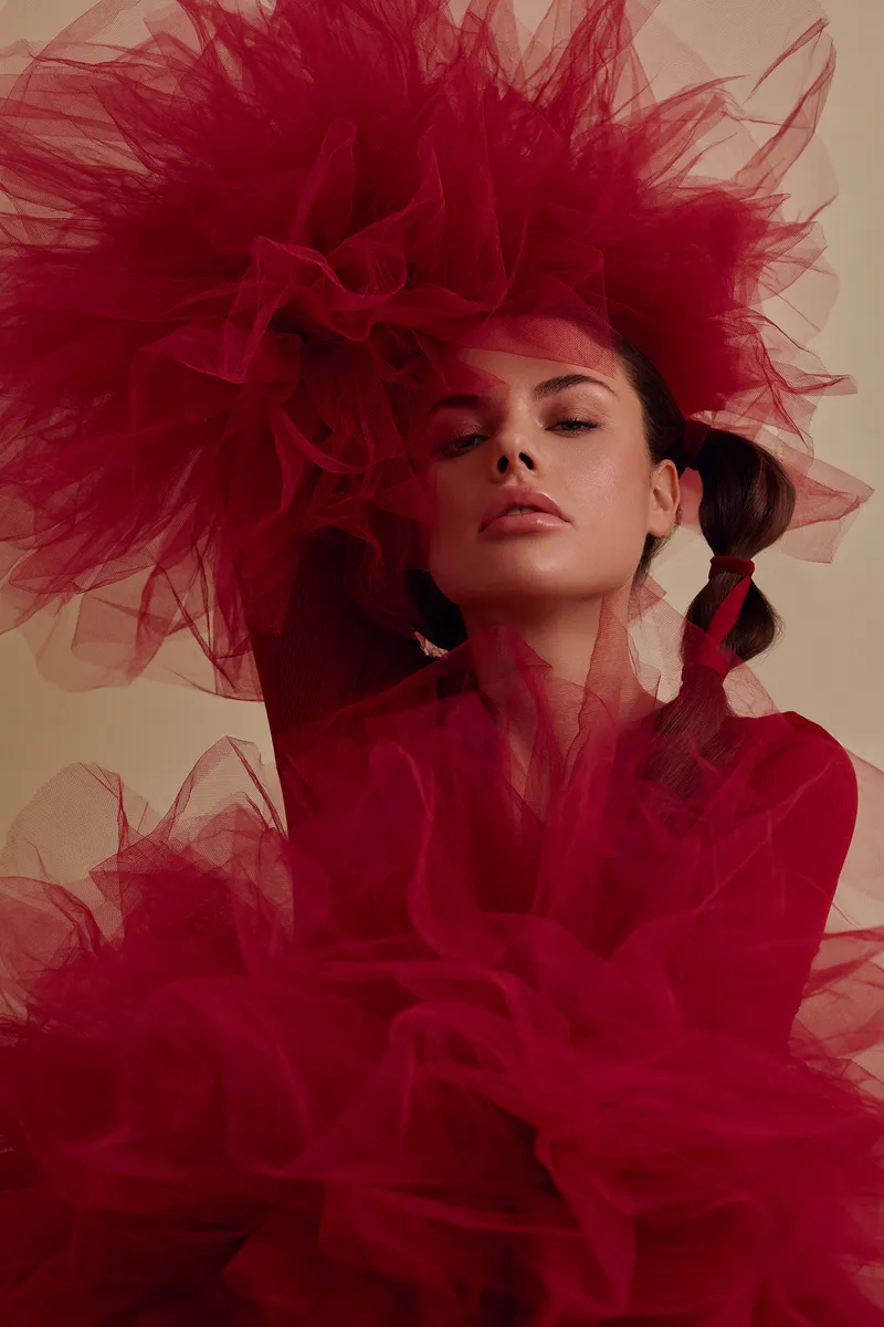 Red Red Red für Elle – Beauty Editorial
