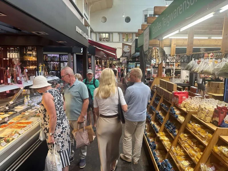 In der Stuttgarter Markthalle etwas essen