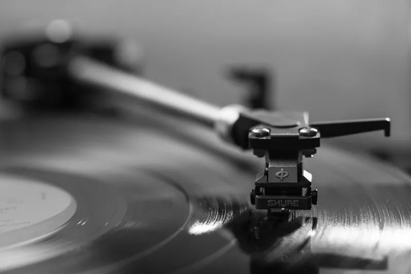 Von Vinyl bis Streaming: Die faszinierende Geschichte der Schallplatte